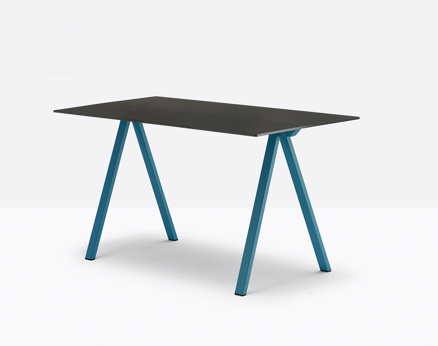 Arki Desk ARK7 139x69 BL500 FNP low