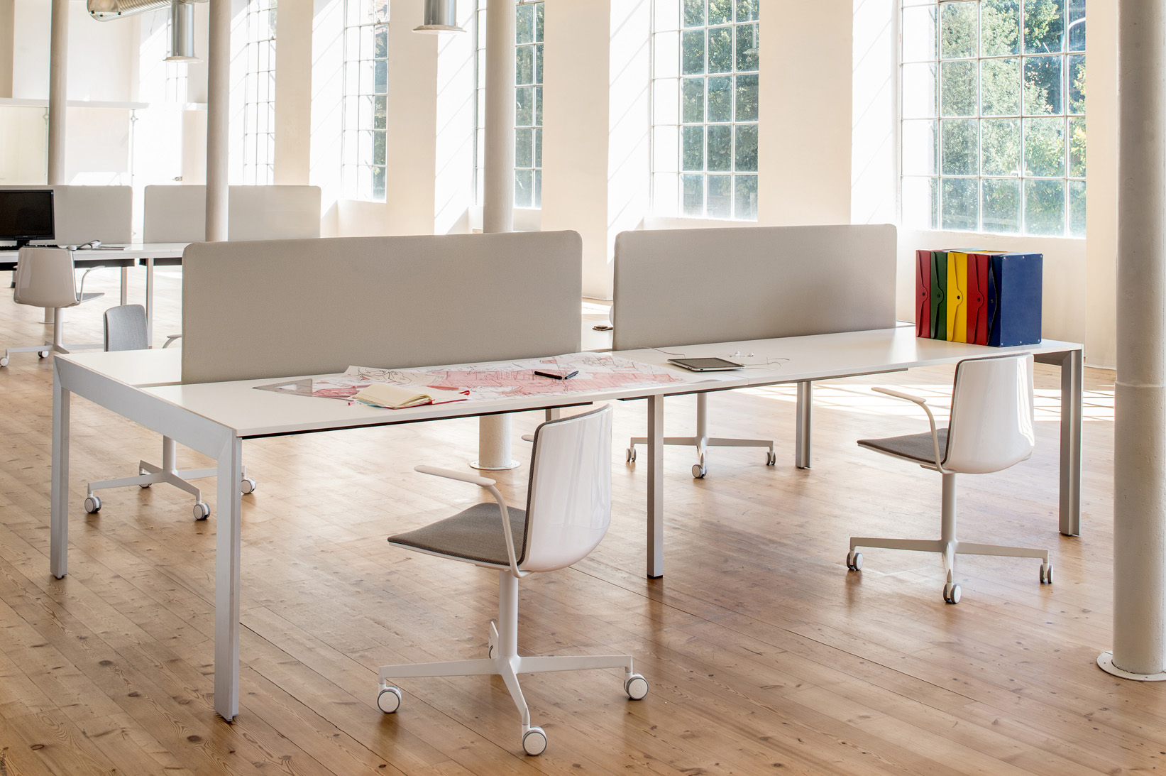 NOA 728 BI G63+MATRIX DESK TMS350X160 AA 2XDSP C76 03 low