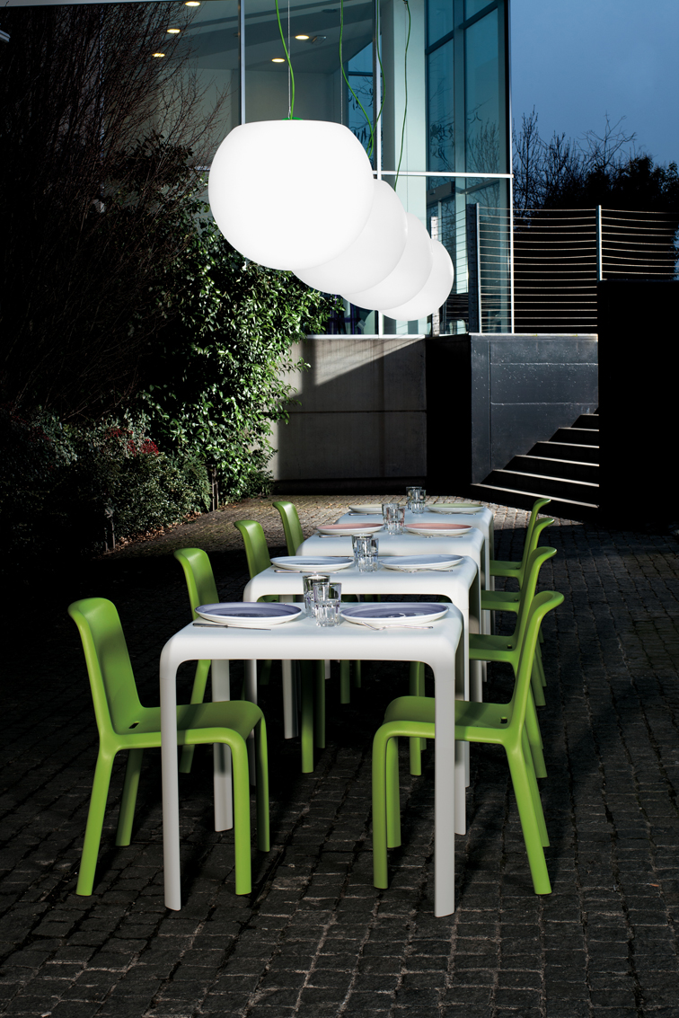 SNOW TABLE 301 80X80 BI+SNOW 300 VE+HAPPY APPLE low