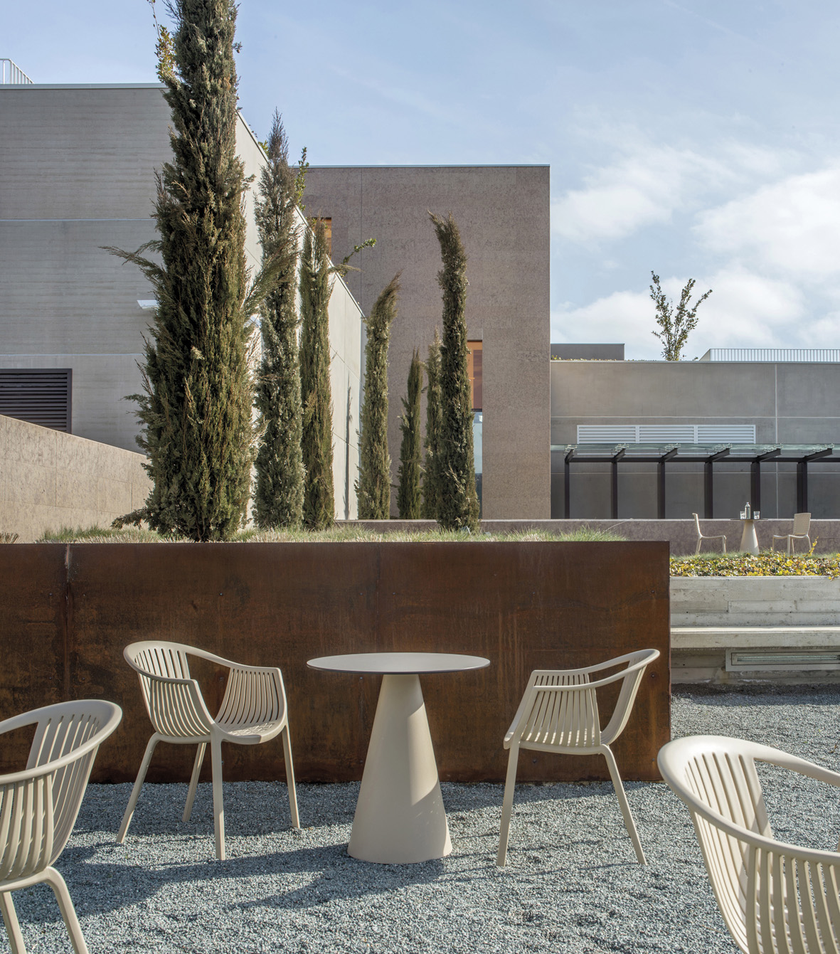 TATAMI 306 SA+IKON 865 SA 02 low