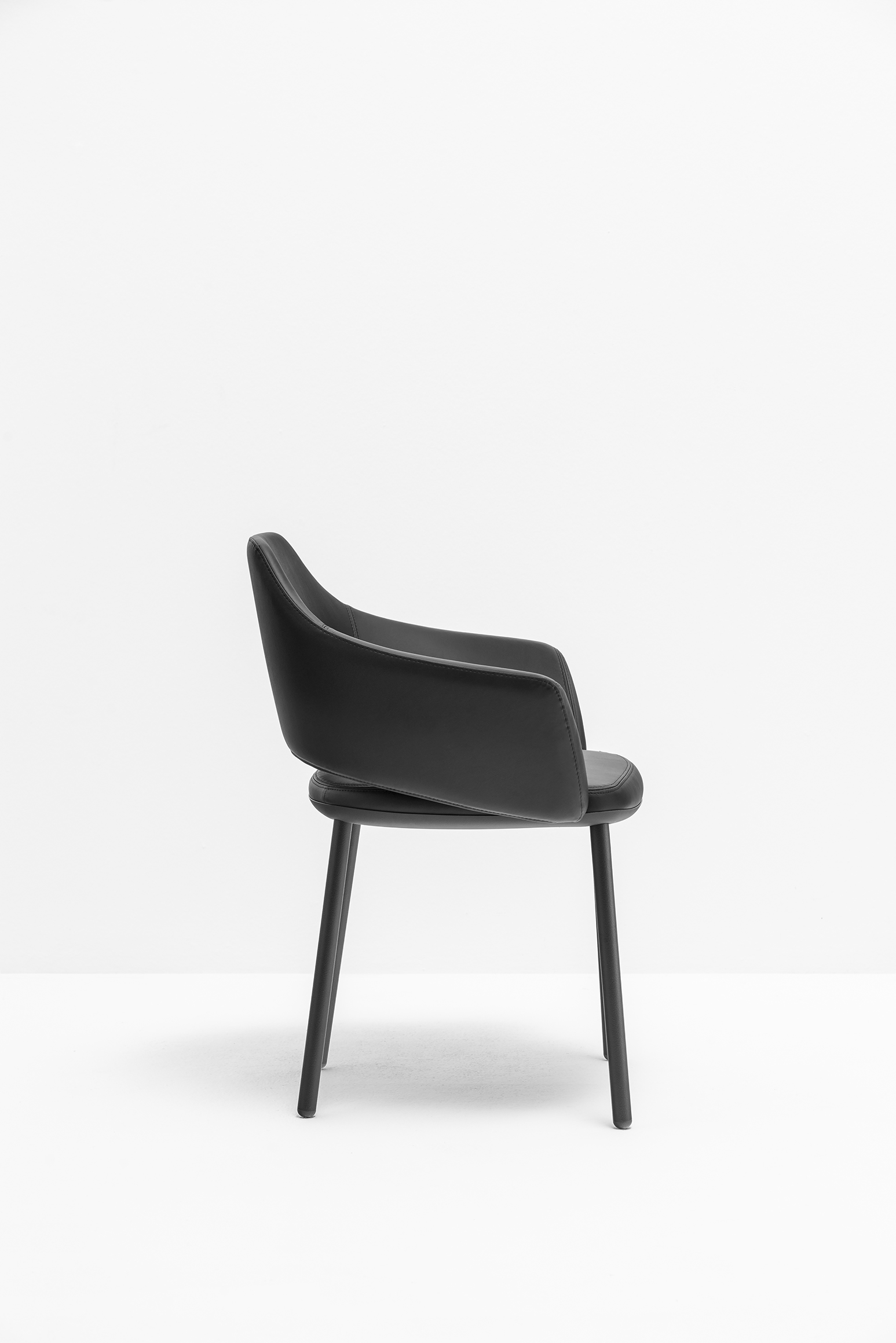 Vic 647 H26 NERO3 low