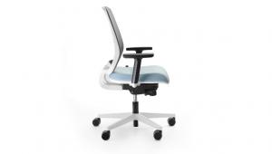 Momo Swivel Chair
