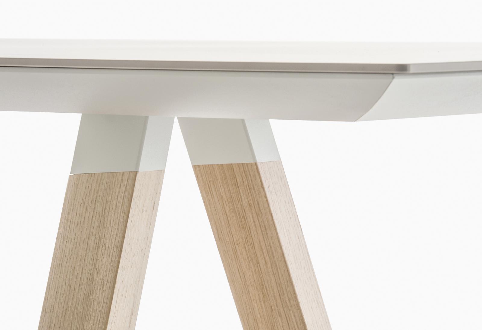 arki table wood all still 01