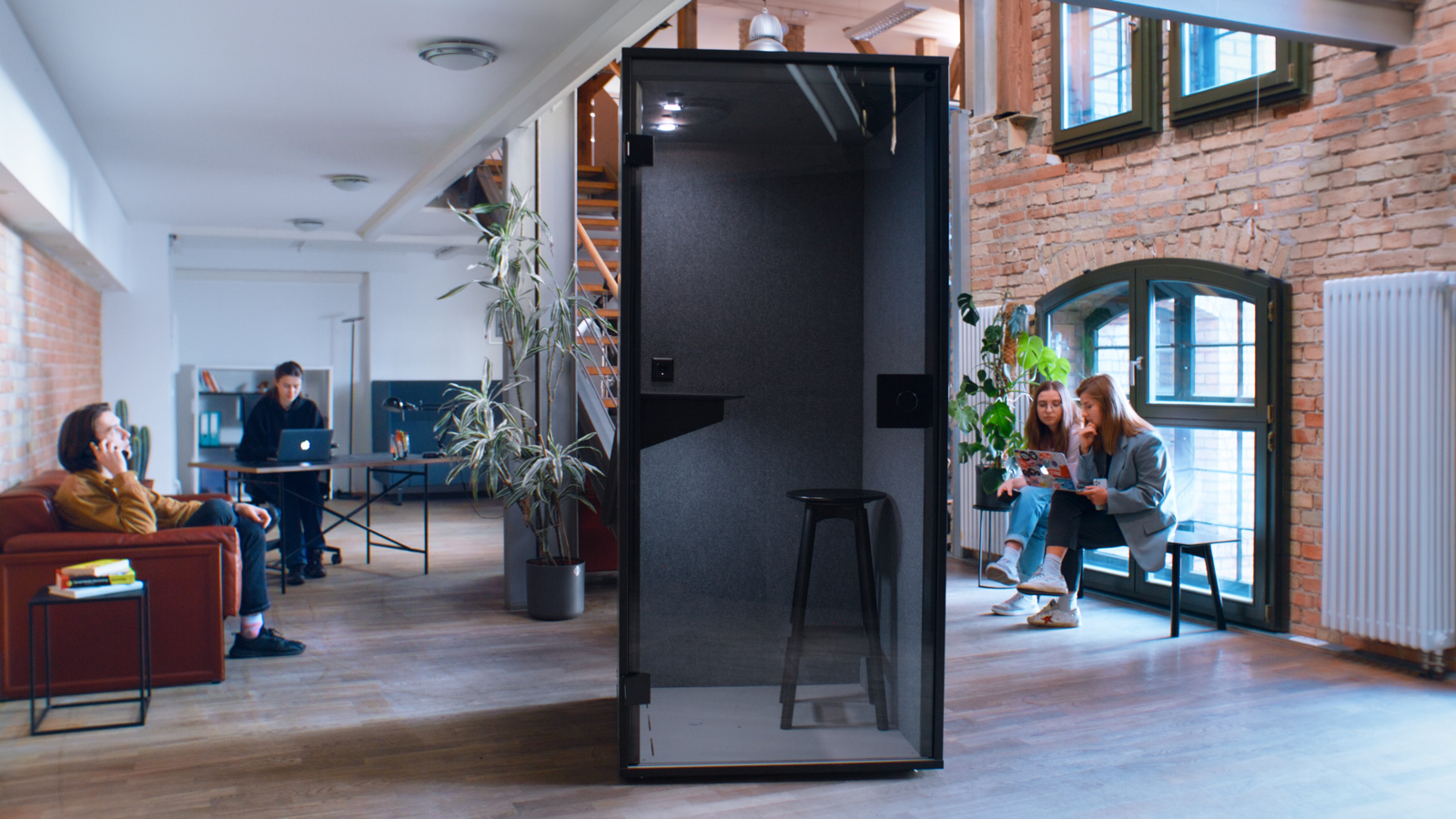 1125 BAG stills 1.1.1 3