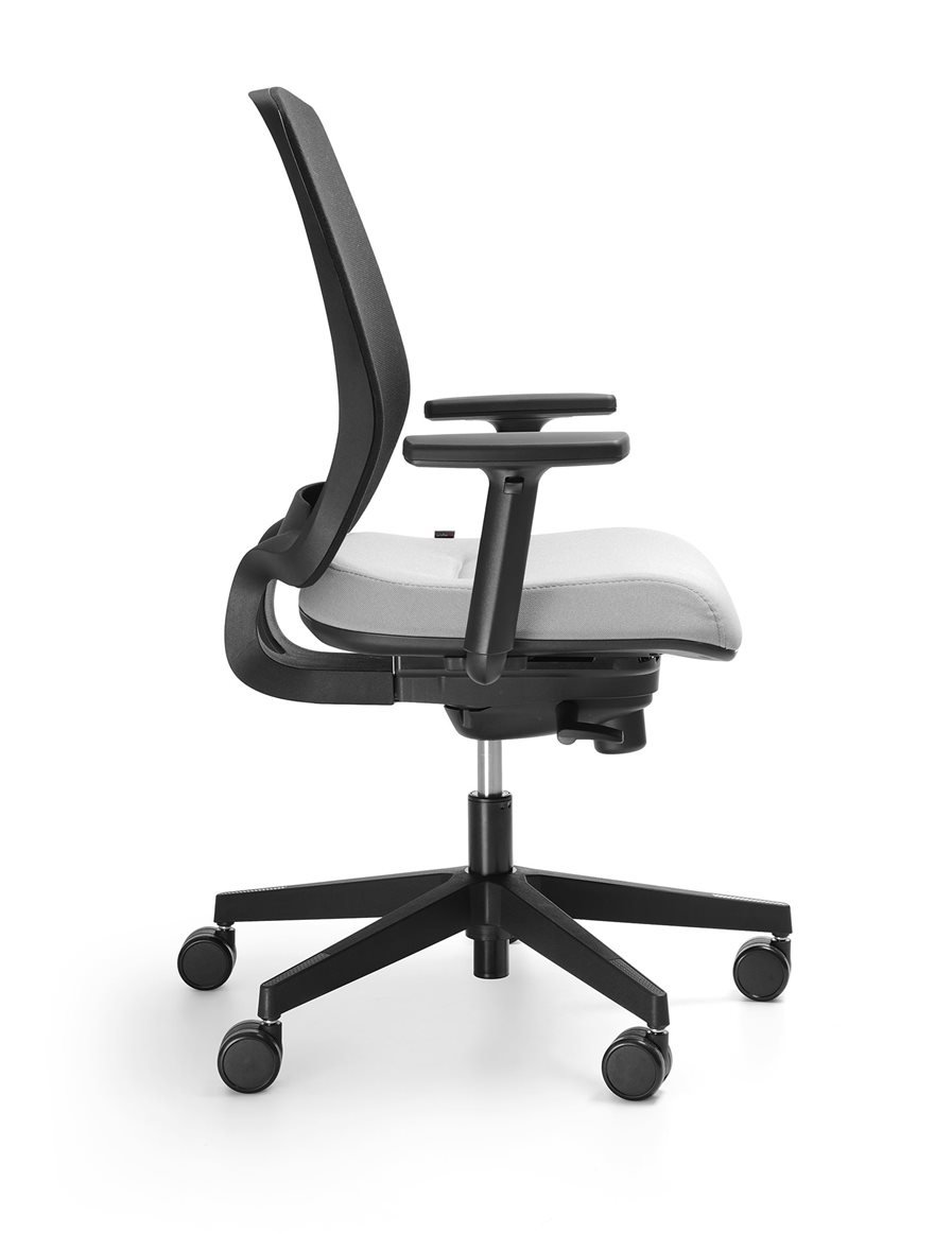 2017 06 08 mo102p49 black B