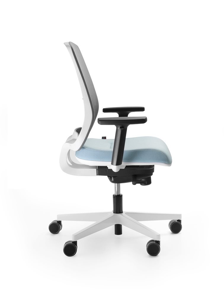 2017 06 08 mo102p49 white 3