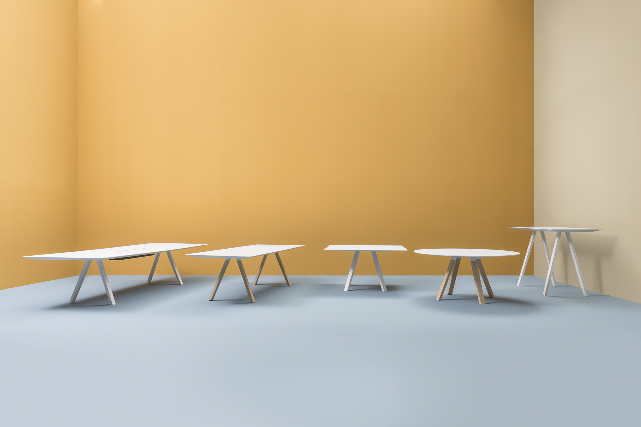 ARKI TABLE FAMILY low