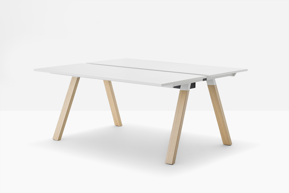 Arki Table Desk ARKW9 159X140 RS 406 00202 low