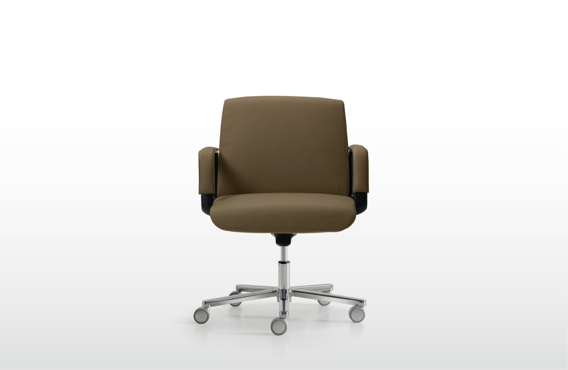 CHARLES GALLERY 5 1151x750