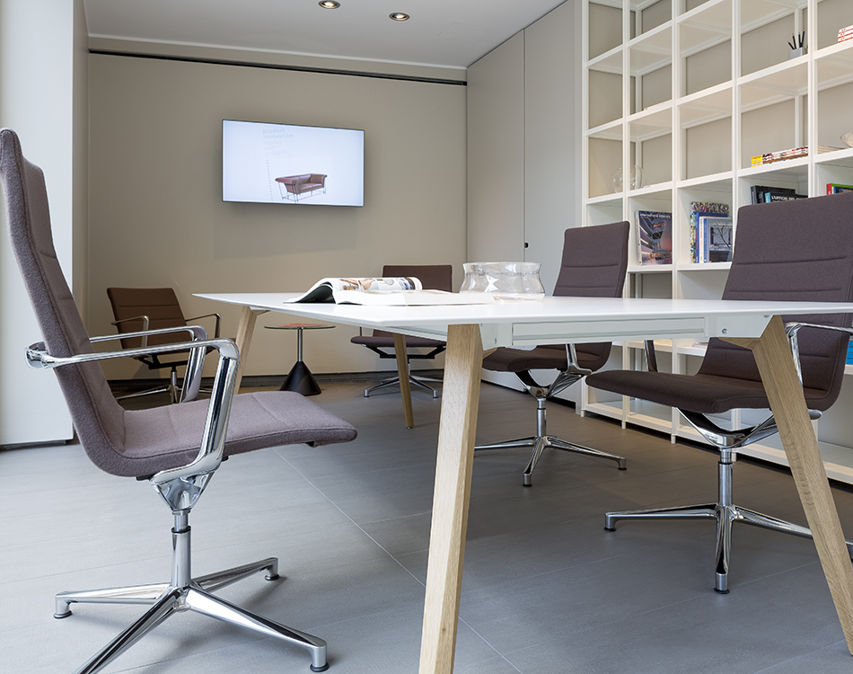 ICF office table Bevel meeting AMB02