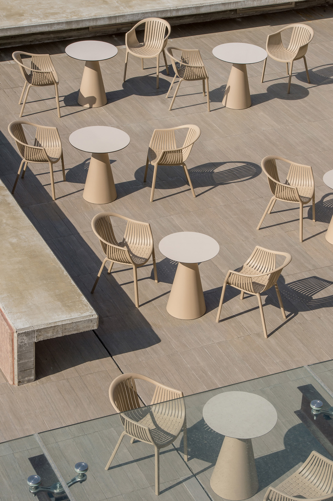 TATAMI 306 SA+IKON 865 SA low