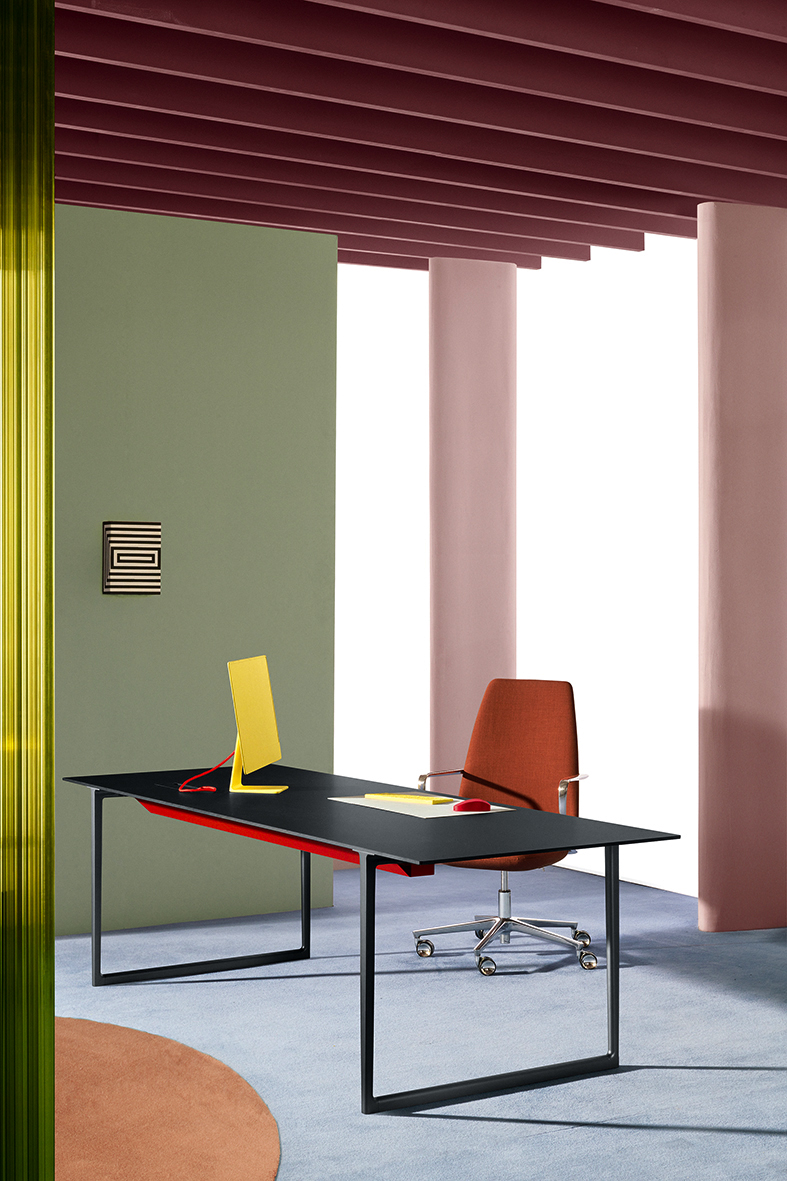 Toa Desk ambientata 2020 low