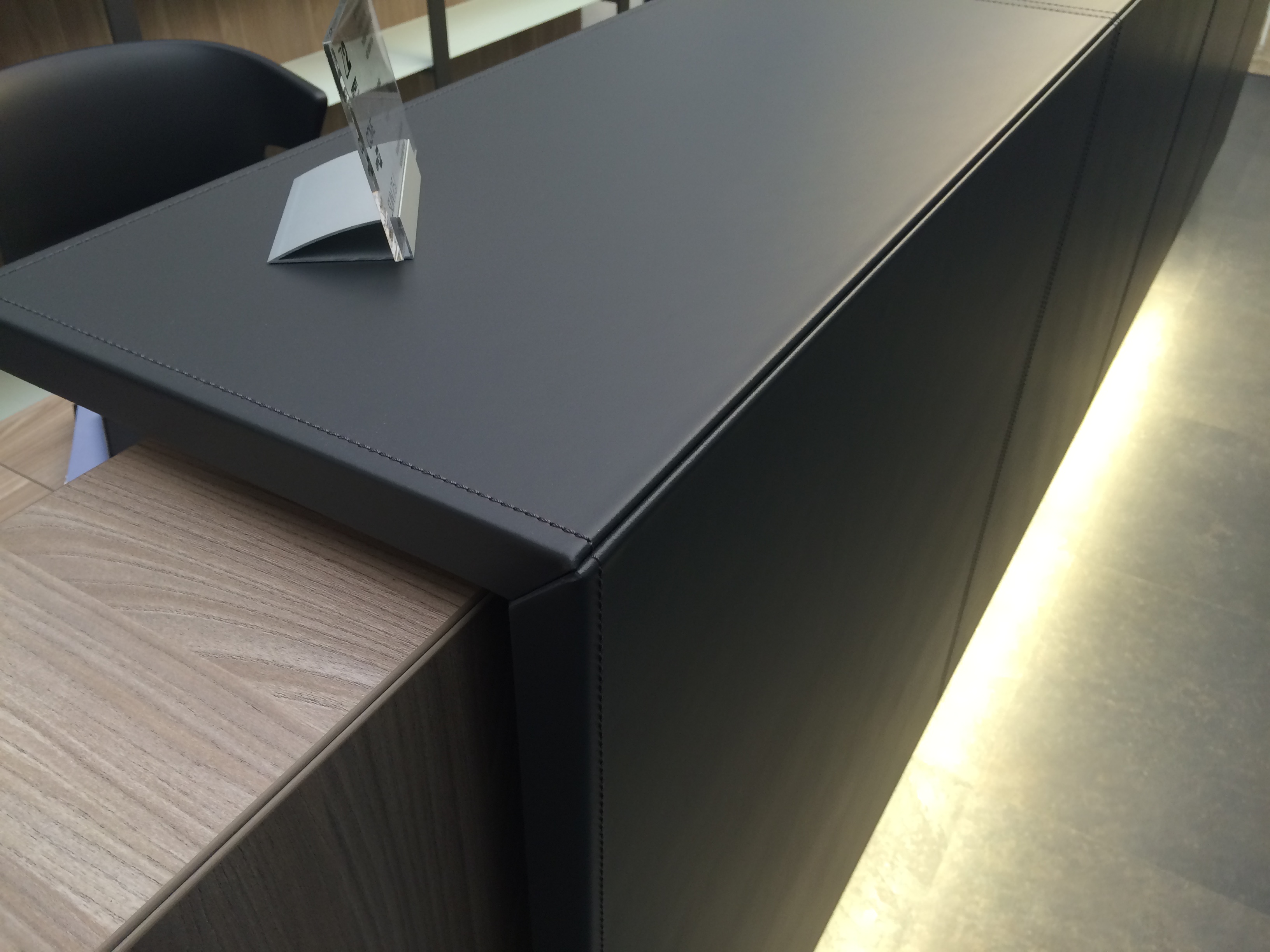 Z2 elm Mfc leather 2