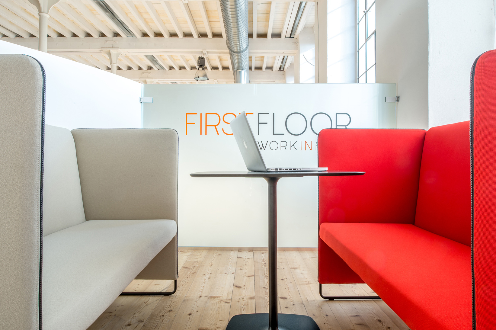 ZIPPO ZIP2P H100 C77 AMBIENTATA 03 low