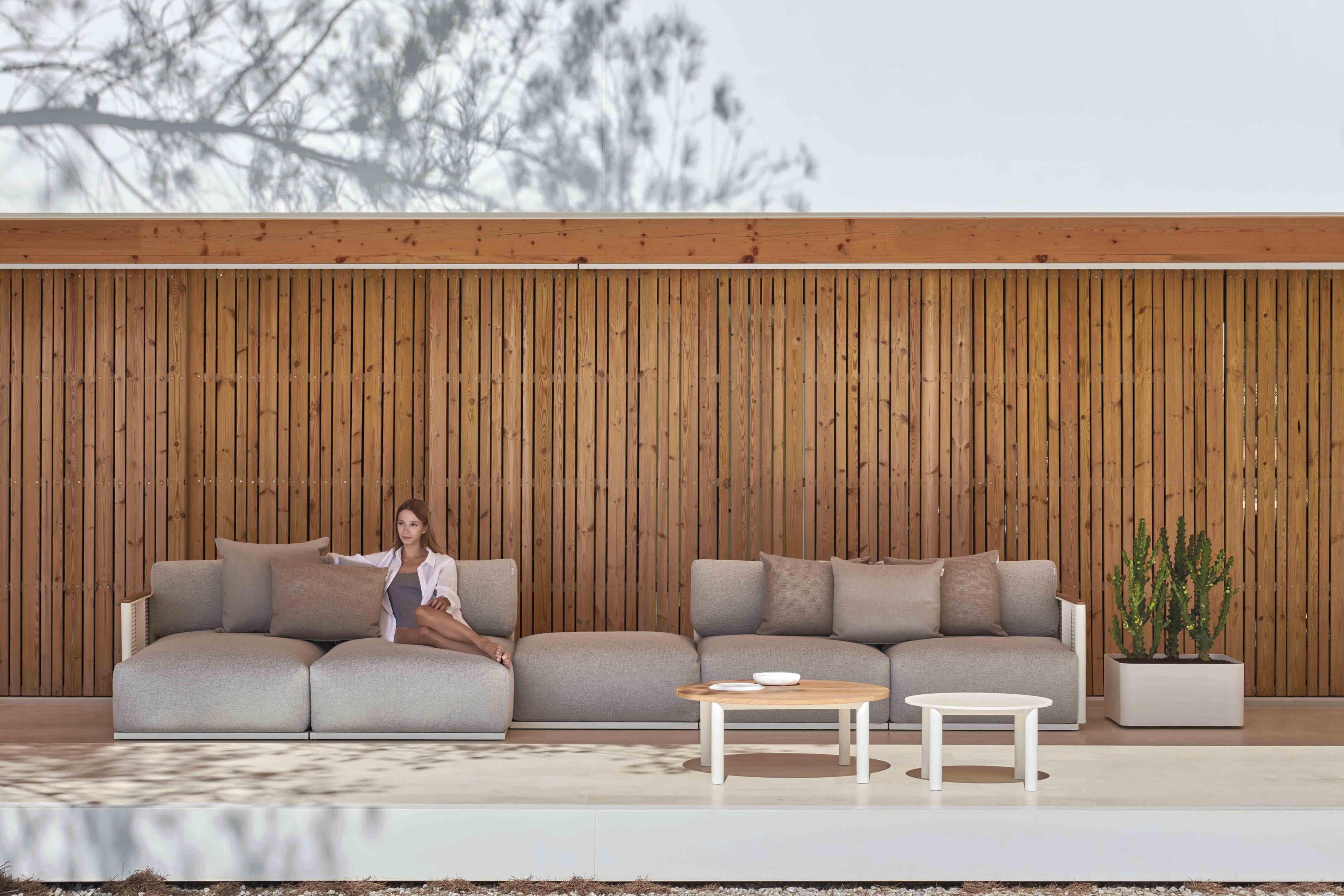 bosc composition sectionals white 01 with model