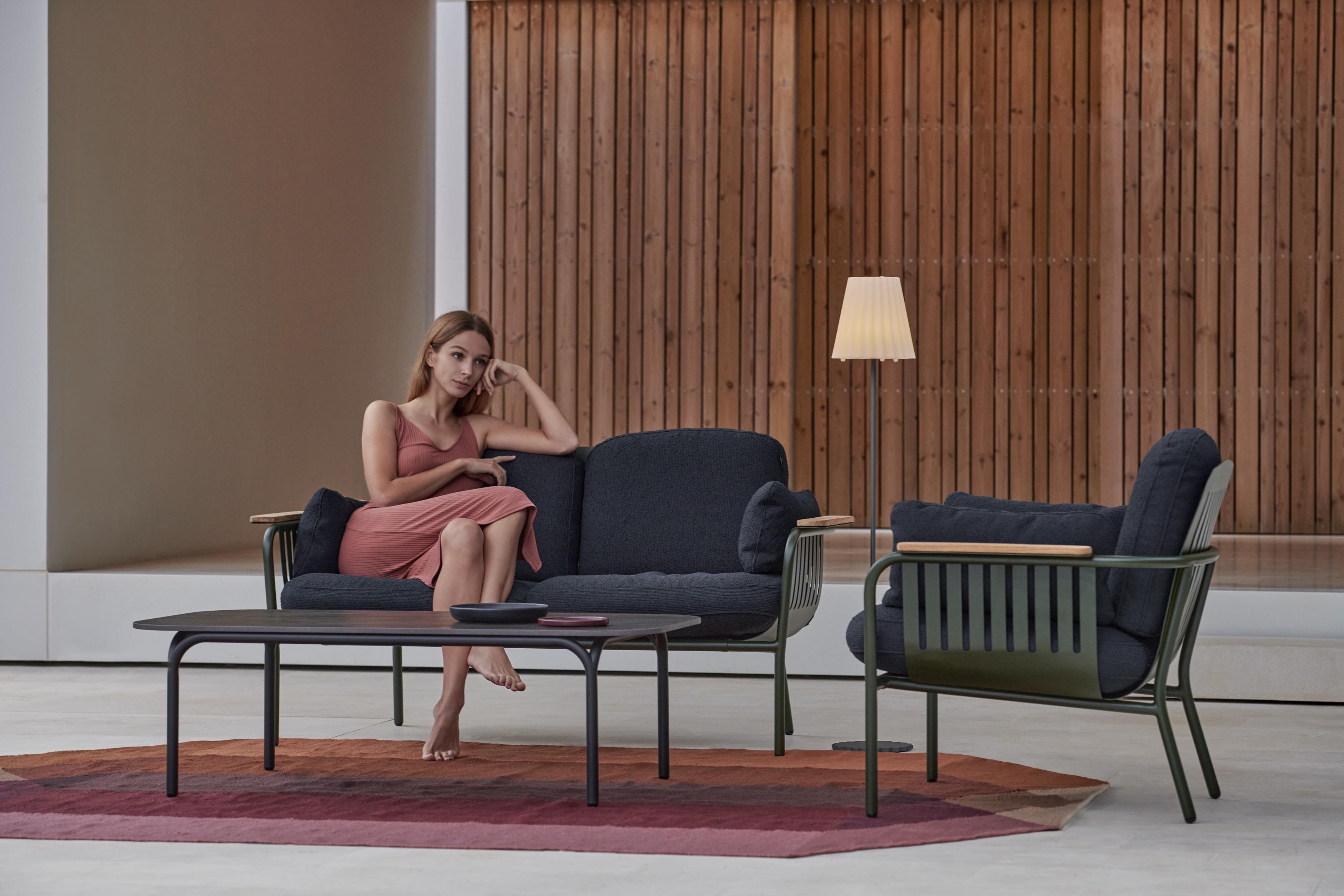 capa composition lounge chair seat sofa bottle green atlas plain 02 with model