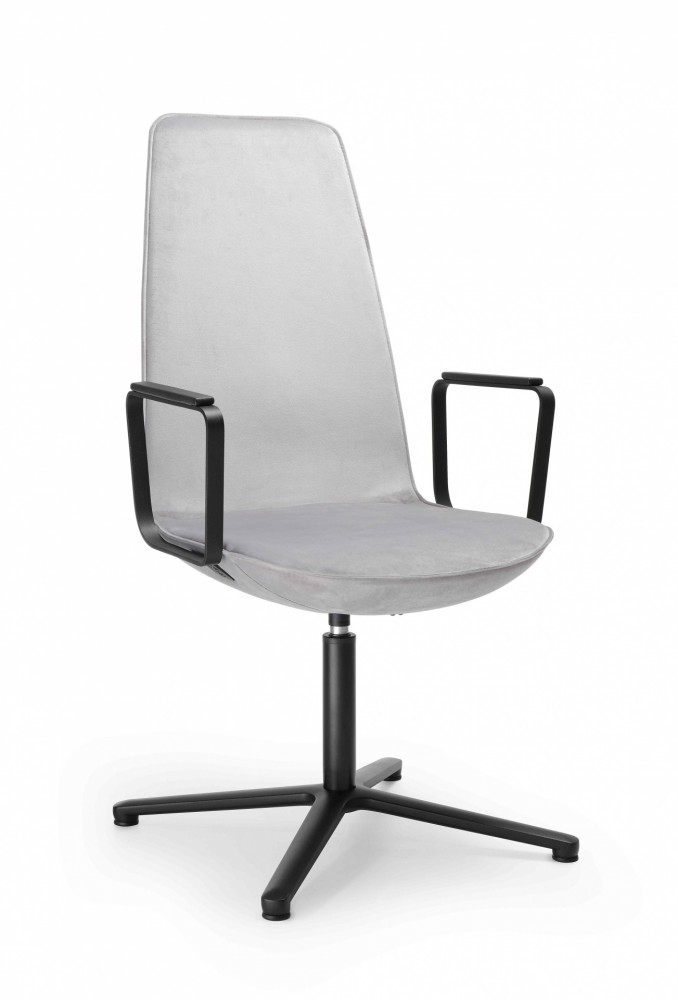 lm4r2 1 crop 678 1000